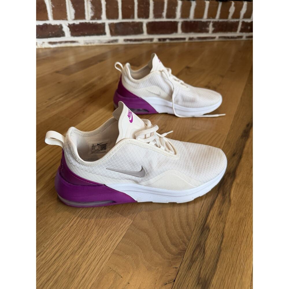 Nike Womens Air Max Motion 2 Running Shoes White AO0352-006 Mesh Lace Up Size 10 - Picture 7 of 10